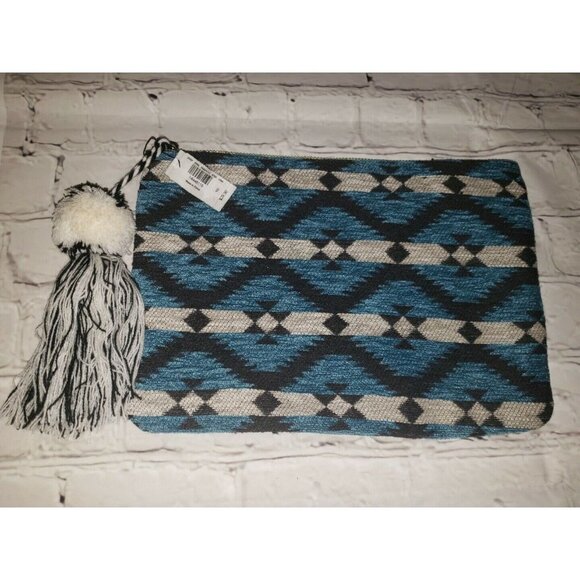 NWT women's Express Woven Aztec Style Clutch With Zipper Pull $29.90 retail - Picture 1 of 2